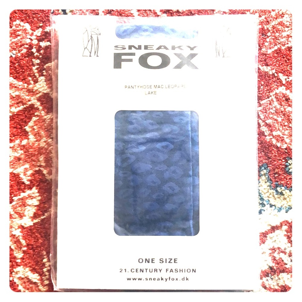 Blue Pantyhose Mac Leopard lake